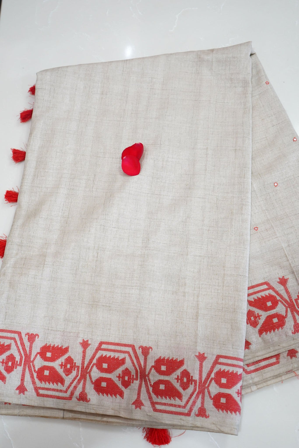 Ivory Bloom – Linen Cotton Saree - Thoranam Sarees
