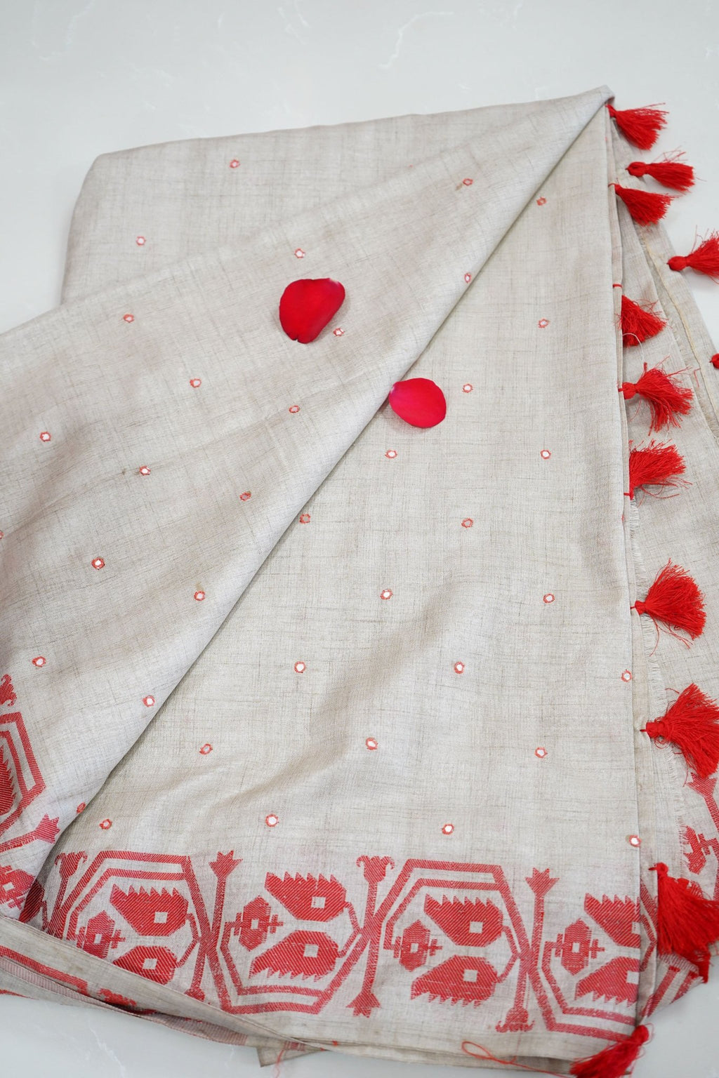 Ivory Bloom – Linen Cotton Saree - Thoranam Sarees