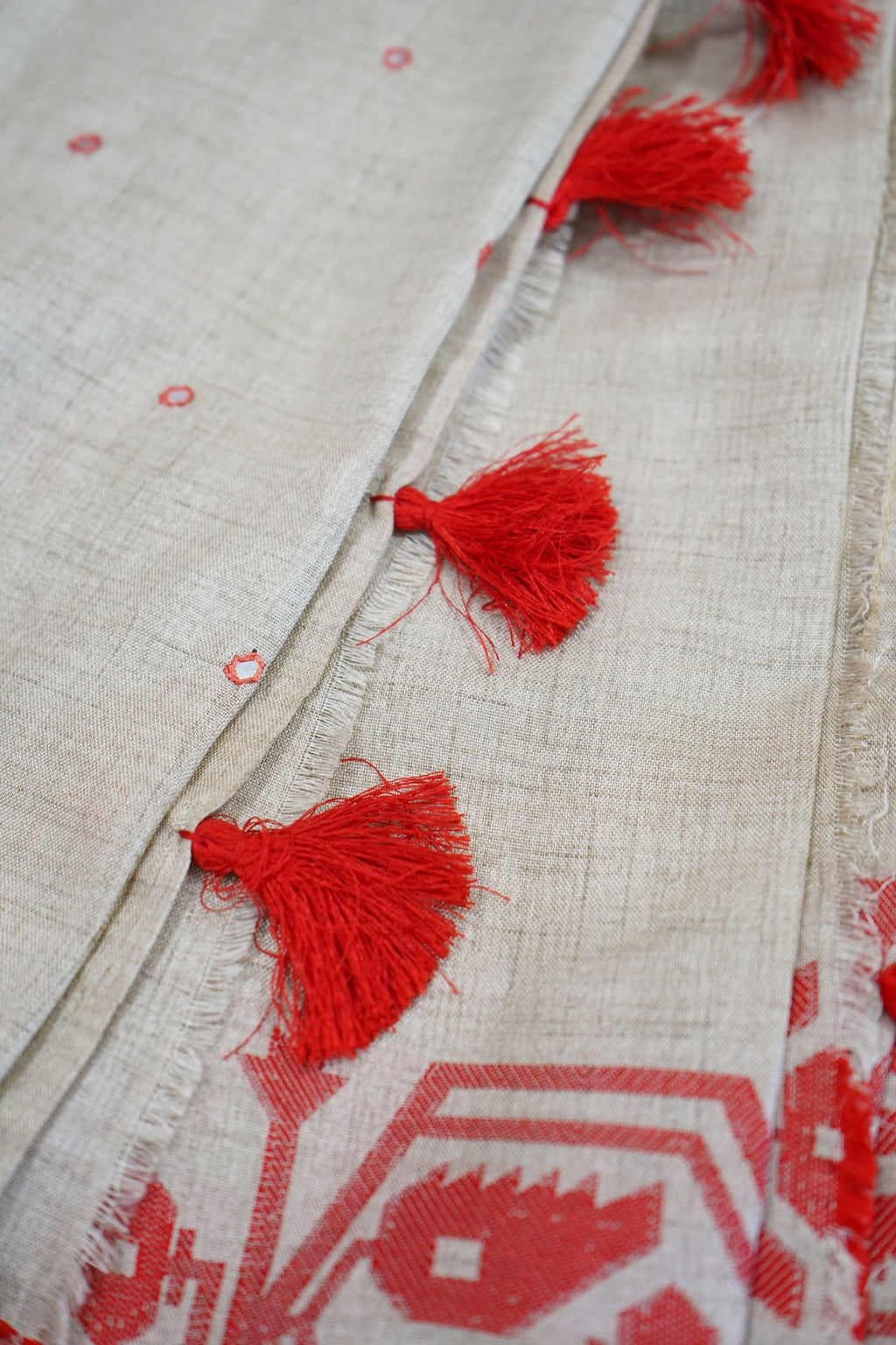 Ivory Bloom – Linen Cotton Saree - Thoranam Sarees